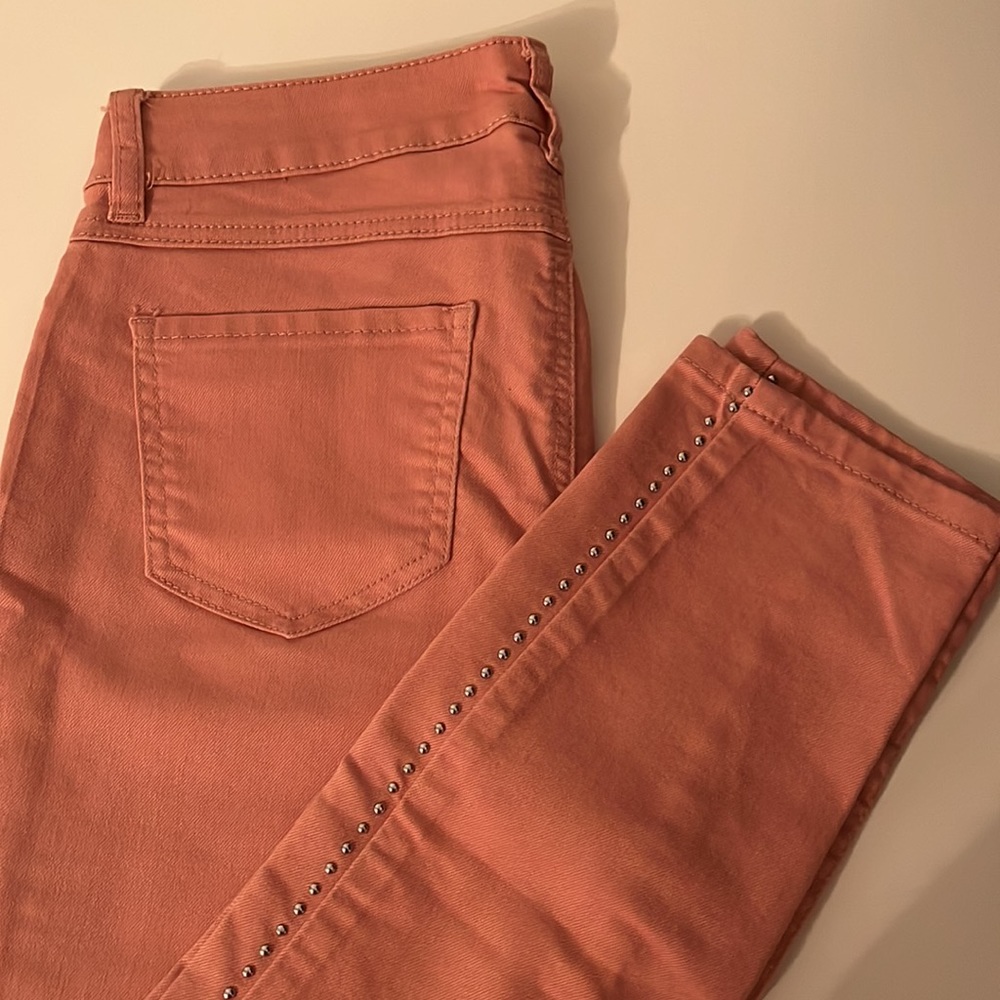 “d. jeans” salmon colored bottoms